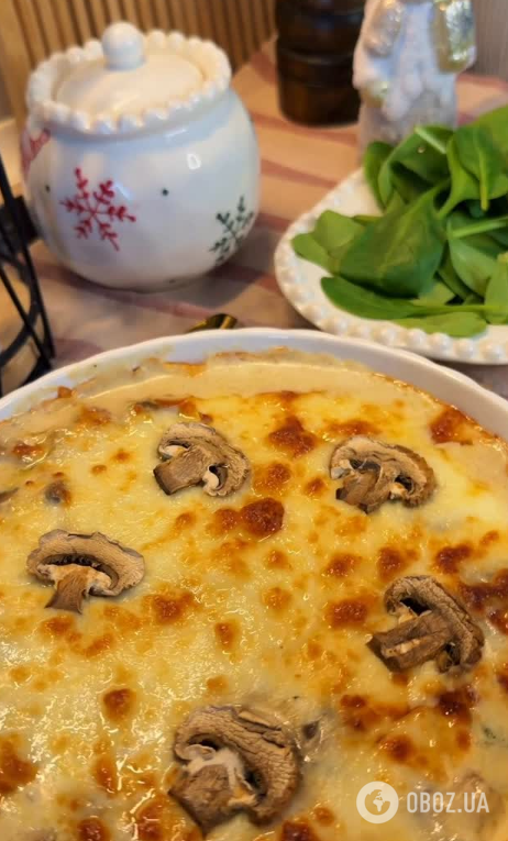 Сытная запеканка с грибами и курицей на обед: как приготовить