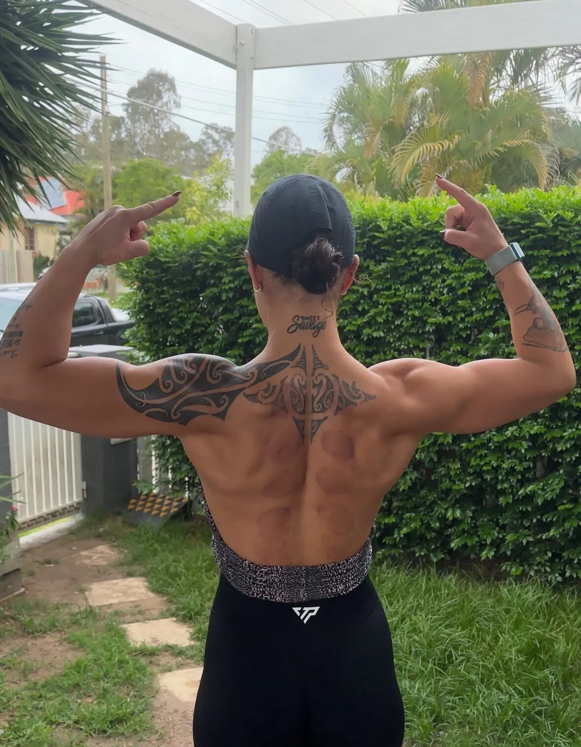 Абсолютная чемпионка мира по боксу разделась до прозрачного белья на взвешивании перед боем. Видео