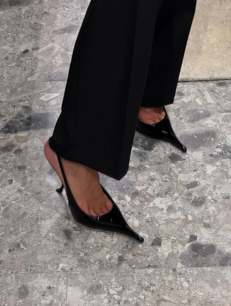 Забудьте о туфлях-лодочках! 7 "уродливых" трендов обуви, которые вы будете носить в 2026 году