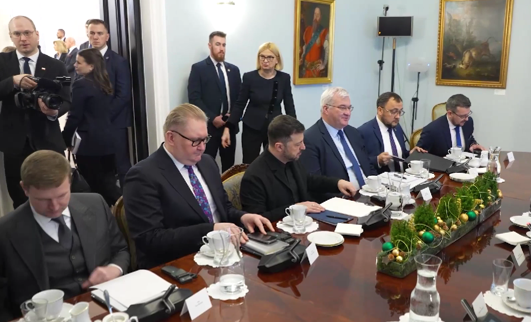Зеленський у Польщі зустрівся з Навроцьким, Туском і не лише: як пройшли переговори. Відео