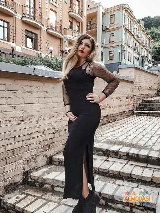 Українська співачка, яка важить 130 кг, розповіла про "пекельну" роботу в Дубаї та як її змусили схуднути на 33 кг за три місяці