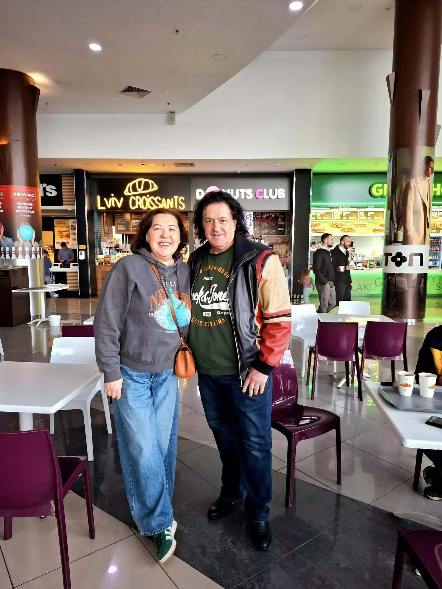 "Ей заплатили миллион долларов". Анжела Норбоева – о встрече в Киеве с мужем Повалий, причинах закрытости Зинкевича и гибели родственника из РФ на фронте