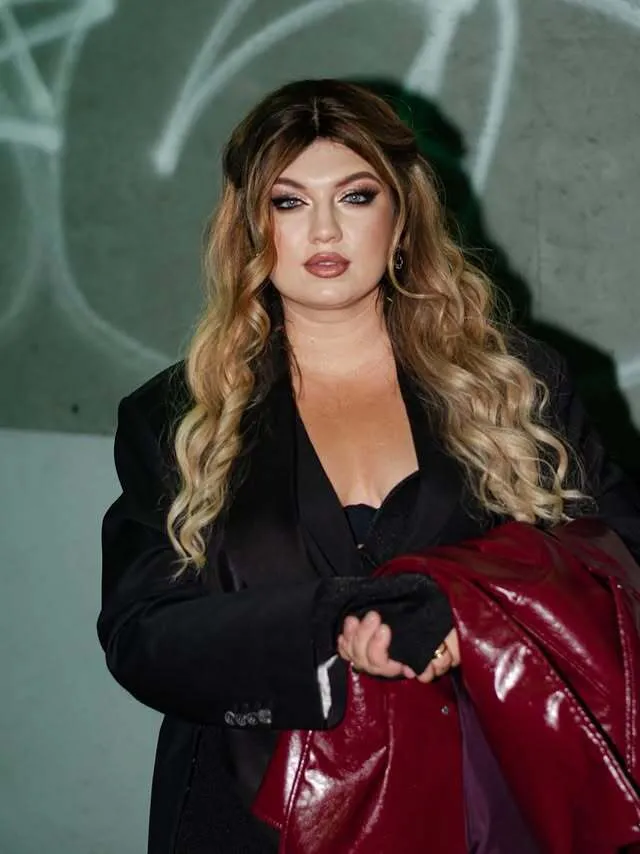 Українська співачка, яка важить 130 кг, розповіла про "пекельну" роботу в Дубаї та як її змусили схуднути на 33 кг за три місяці