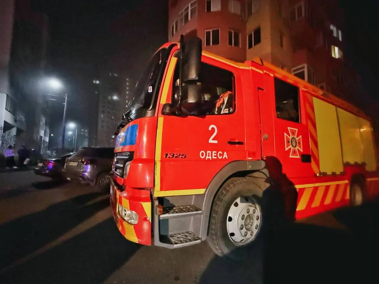 Росія продовжує атакувати цивільну інфраструктуру Одещини: є влучання у житлові будинки