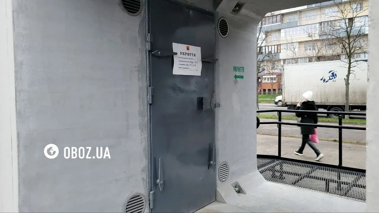 Розраховане на 28 осіб та є інклюзивним: у Києві відкрили перше мобільне укриття. Подробиці та фото