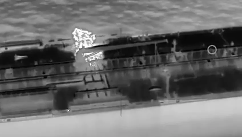 СБУ вперше уразила танкер тіньового флоту Росії у водах Середземного моря. Відео