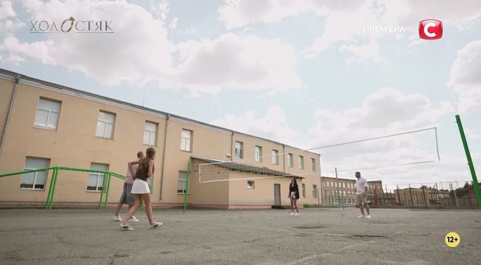 Знакомство с семьей Цымбалюка, откровенные разговоры и необычная церемония роз: как прошел десятый выпуск "Холостяка 14". Фото