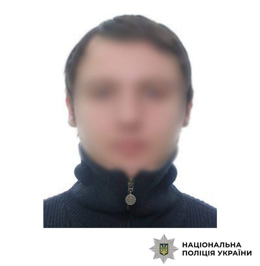 У Києві на Оболоні рецидивіст з ножем нападав на перехожих. Подробиці та фото