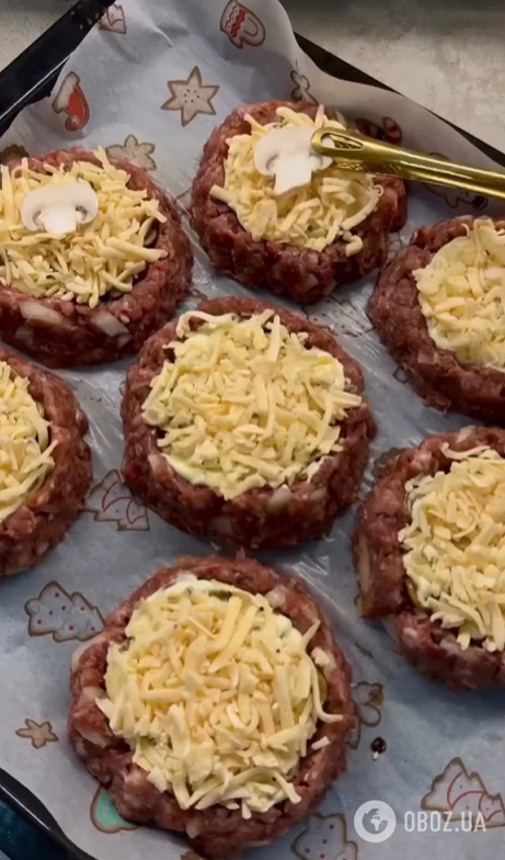 Соковиті котлети з грибами та сиром: приготуйте в духовці, щоб вироби не були жирними