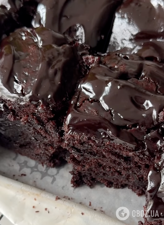 Смачний шоколадний пиріг із глазур'ю для святкового столу: ділимося рецептом десерту
