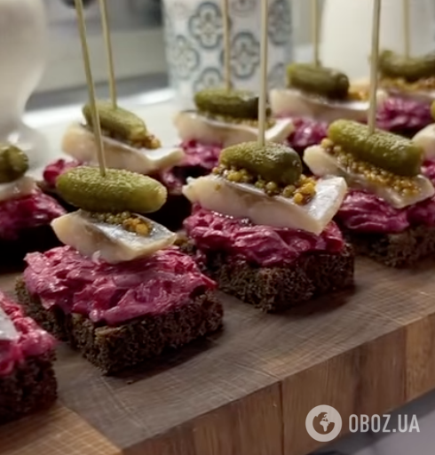 Новорічні бутерброди "Шуба" з буряком і оселедцем: смачніше і простіше, ніж будь-який салат