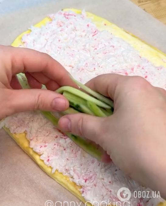 Закусочний крабовий рулет для новорічного столу: ділимося простим рецептом