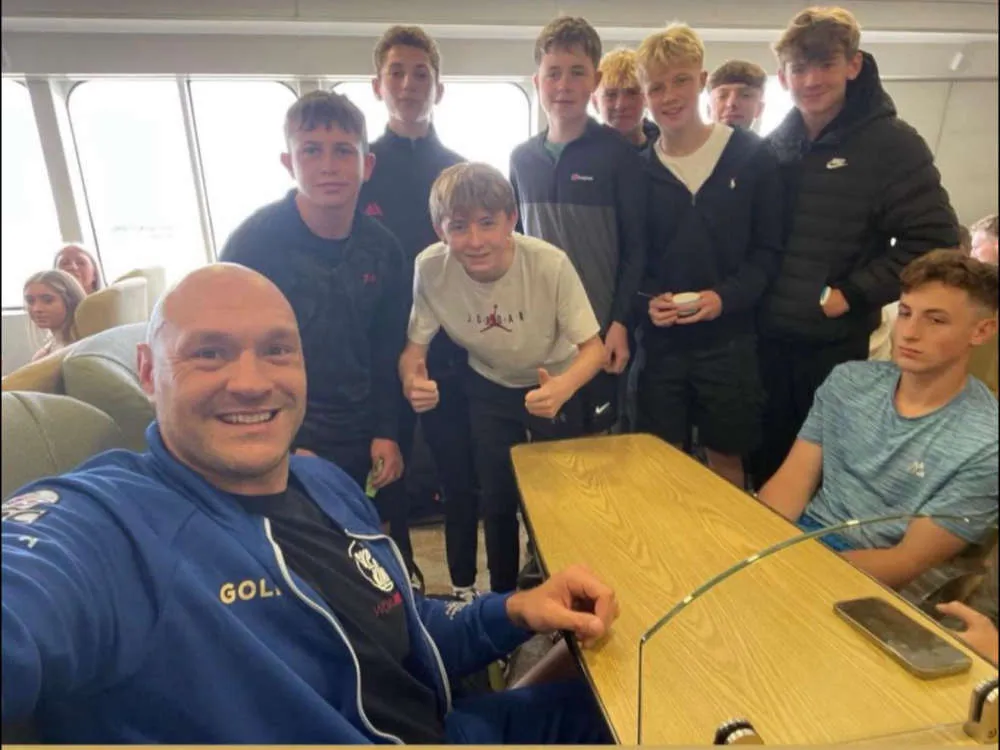 Тайсон Ф'юрі сенсаційно відмовився від Великої Британії та поїхав із сім'єю