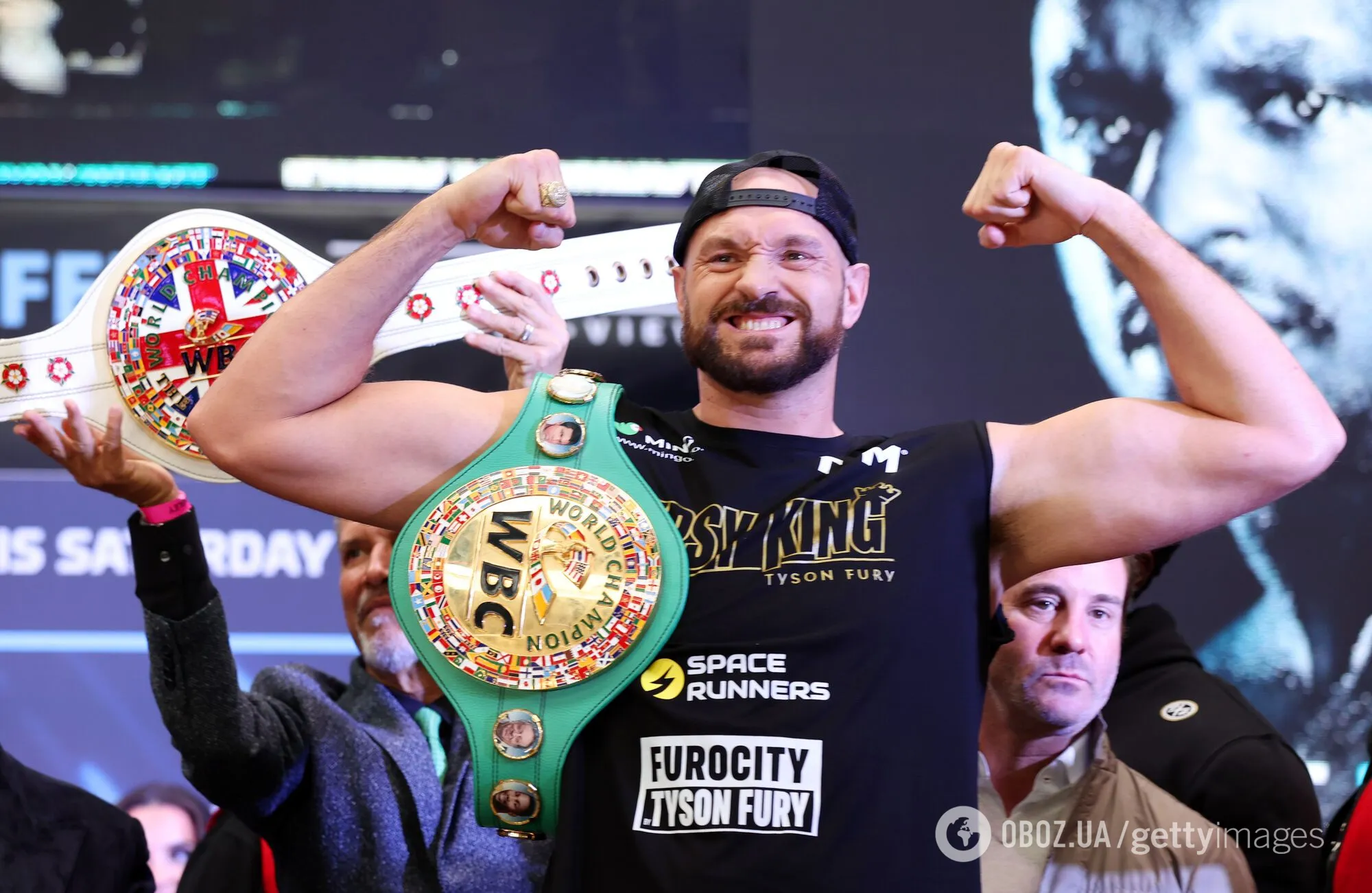Усик продав свій чемпіонський пояс WBC, що належав Ф'юрі, за один мільйон доларів