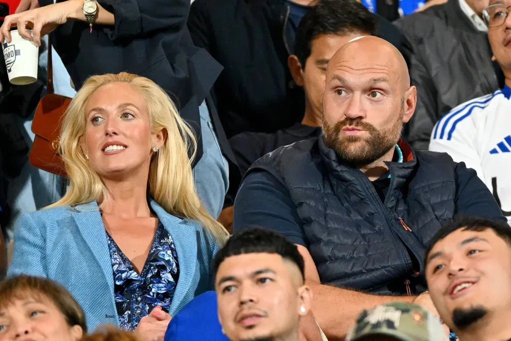 Тайсон Ф'юрі сенсаційно відмовився від Великої Британії та поїхав із сім'єю