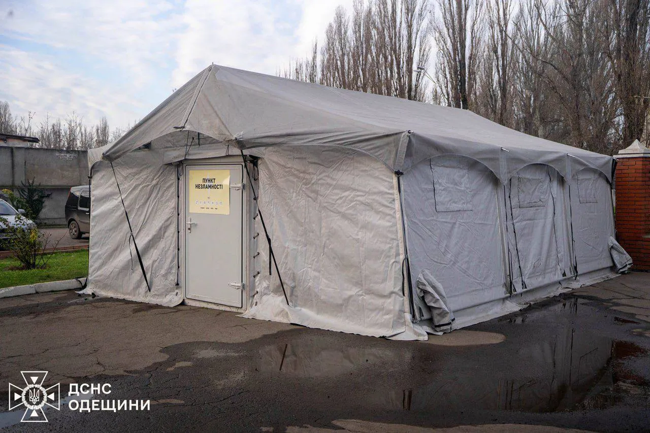 В Одесской области развернули более 660 Пунктов несокрушимости: работают спасатели из 12 регионов Украины. Фото и видео