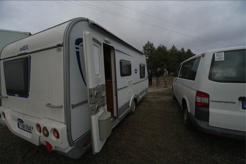 Спецтранспорт для бездоріжжя: "Сталевий фронт" Ахметова передав 157-й бригаді квадроцикли та "штаб на колесах"