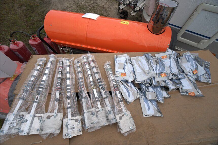 Спецтранспорт для бездоріжжя: "Сталевий фронт" Ахметова передав 157-й бригаді квадроцикли та "штаб на колесах"