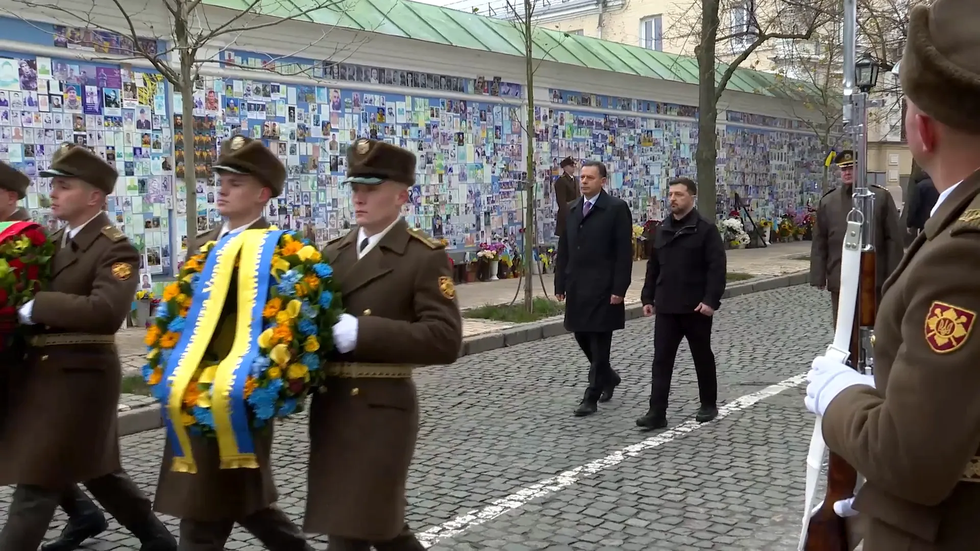 Премьер Португалии приехал в Киев: фото и видео
