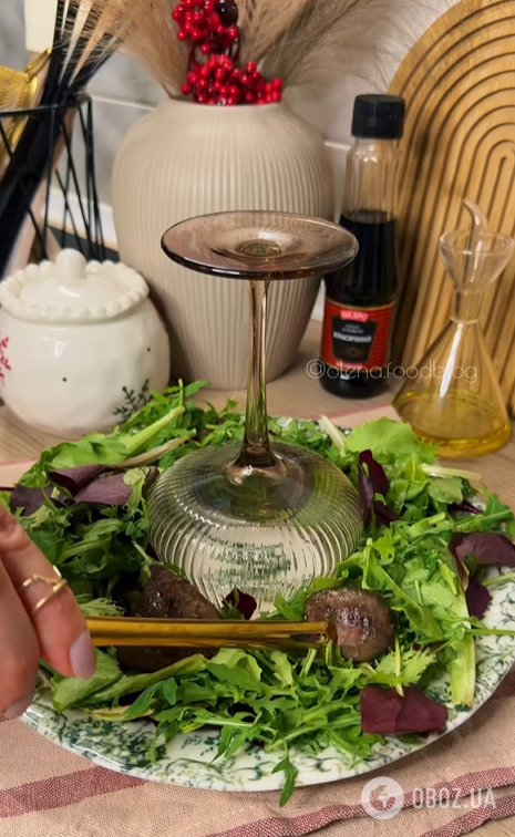 Праздничный теплый салат с печенью и апельсинами: делимся прости рецептом