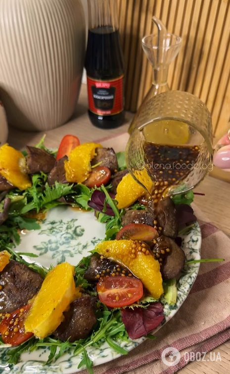 Праздничный теплый салат с печенью и апельсинами: делимся прости рецептом