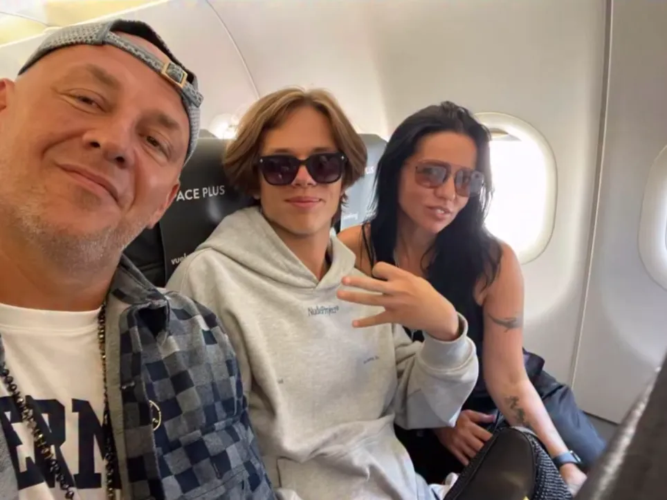 Колишня дружина Потапа зізналася, чи спілкується її 16-річний син зі скандальним татом і як вона на це реагує