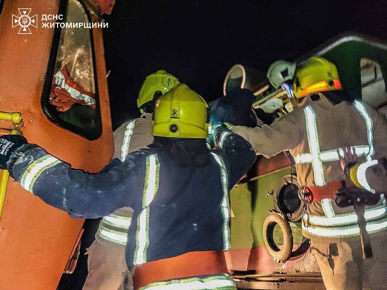 Окупанти атакували об'єкти критичної інфраструктури Житомирщини: є постраждалі. Фото