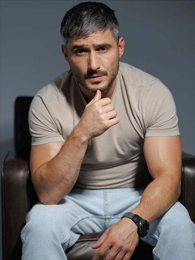 Дратує, що звинувачують лише Путіна: актор-воїн пояснив, що не так з українцями й для чого насправді росіяни прийшли в Україну