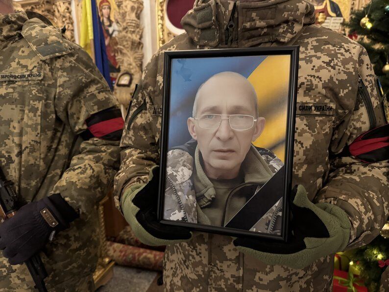 Отдали жизнь за Украину: в Полтаве попрощались с двумя защитниками, которые погибли в Донецкой области. Фото