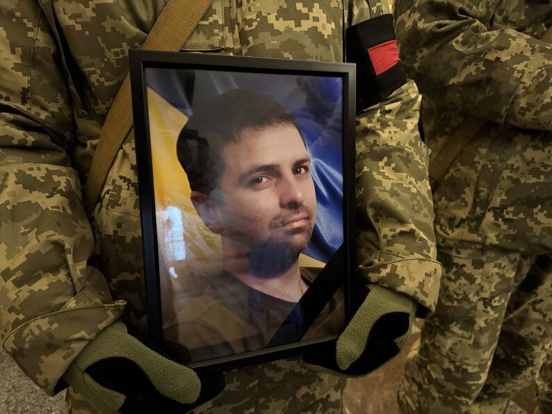 Отдали жизнь за Украину: в Полтаве попрощались с двумя защитниками, которые погибли в Донецкой области. Фото