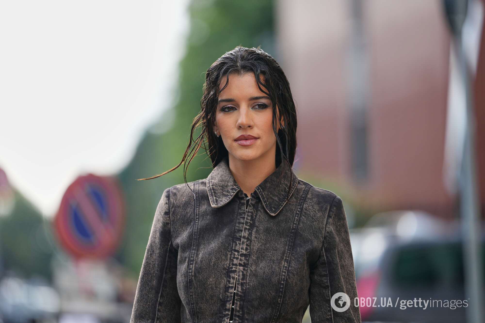 Мокрий ефект: як за кілька хвилин перетворити масне волосся на наймоднішу зачіску року