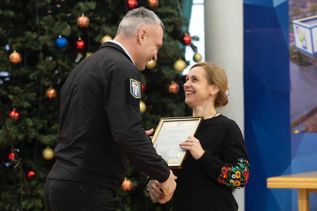 Кличко вручил награды столичным энергетикам, которые четвертый год работают в условиях войны. Фото