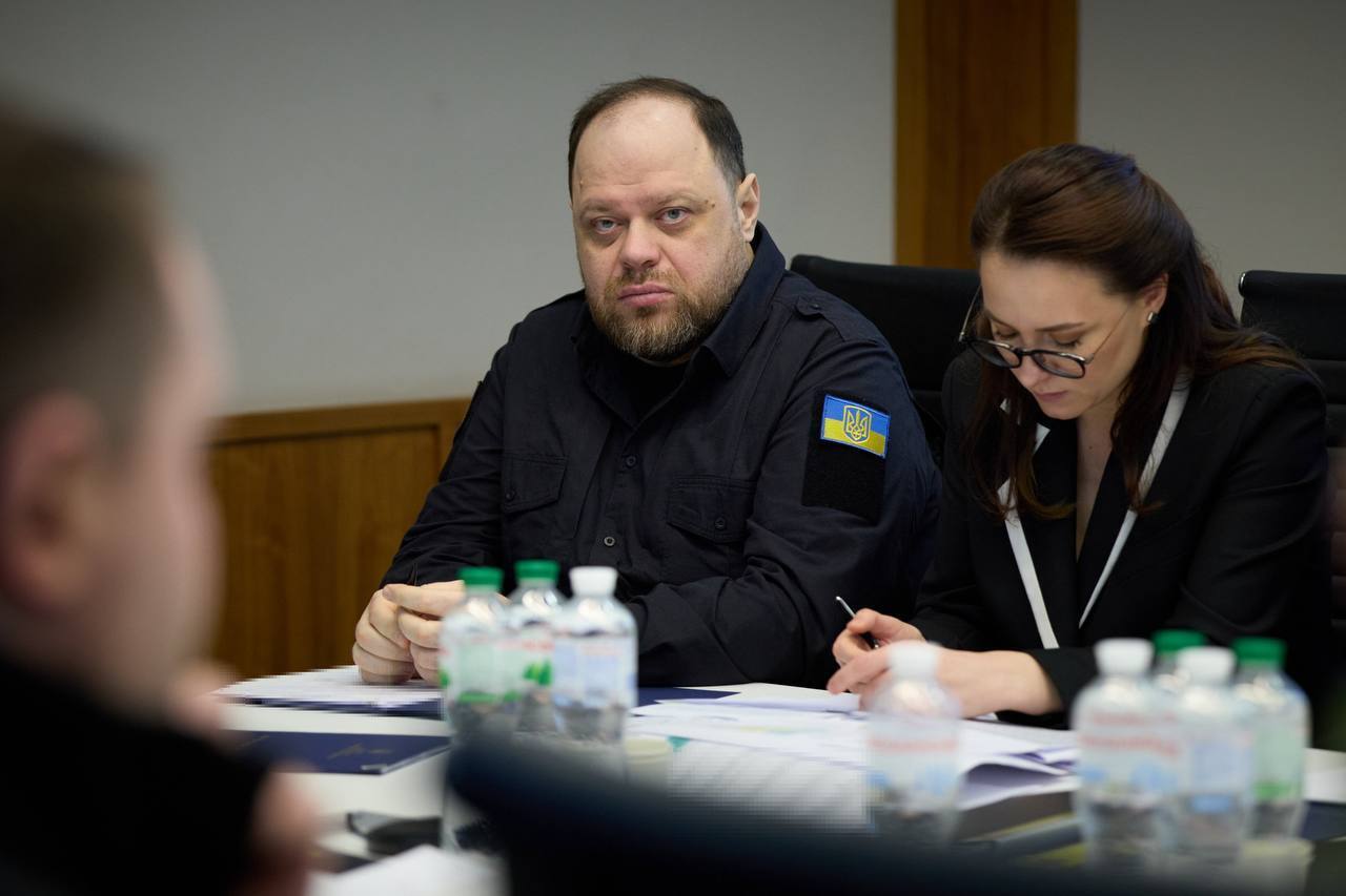 Армія РФ відчутно збільшила інтенсивність атак: Зеленський провів Ставку щодо фронту по всіх напрямках. Фото