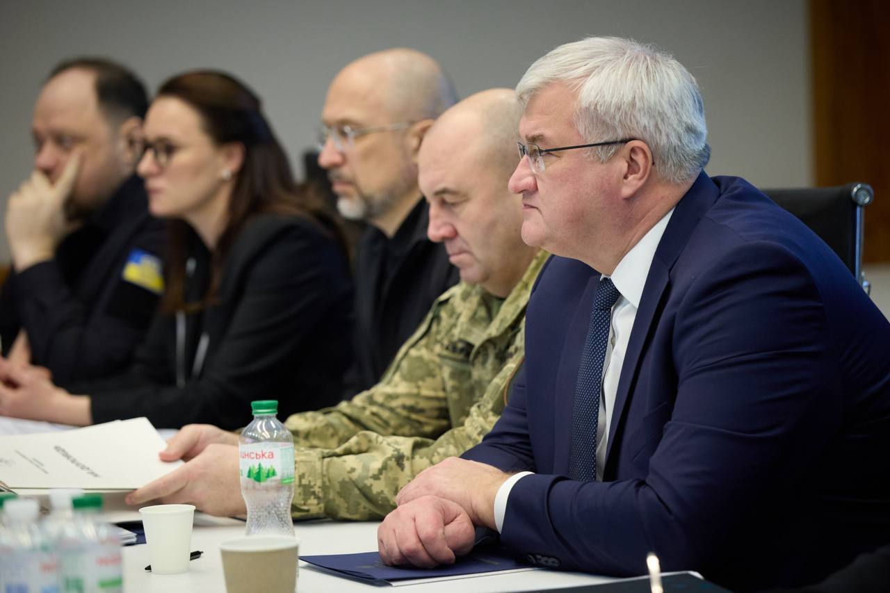 Армія РФ відчутно збільшила інтенсивність атак: Зеленський провів Ставку щодо фронту по всіх напрямках. Фото