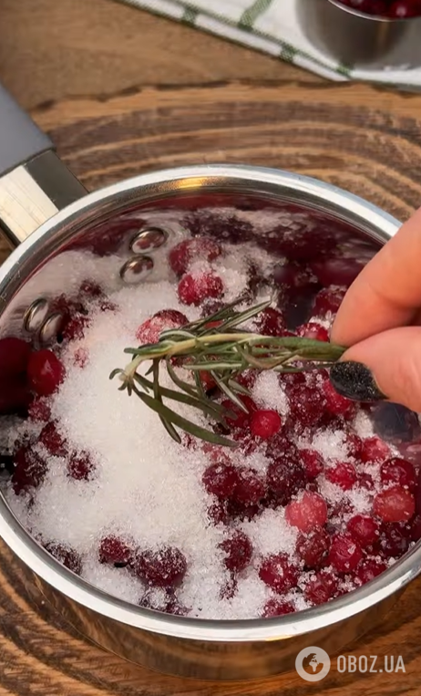 Самый вкусный печеночный паштет для праздничного стола: добавьте желе из клюквы