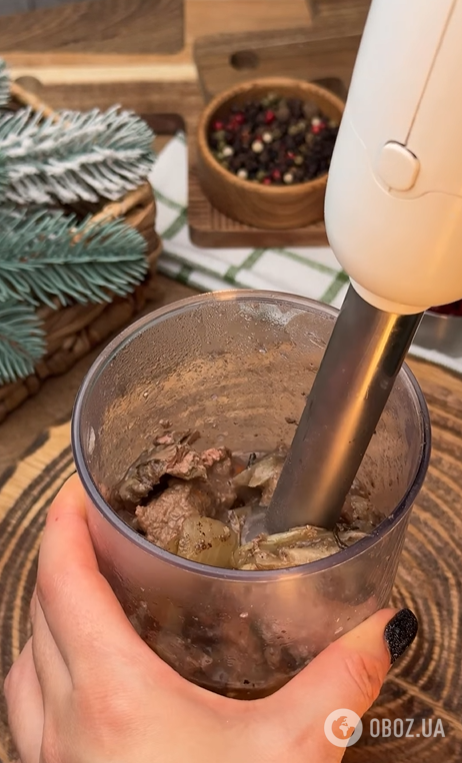 Самый вкусный печеночный паштет для праздничного стола: добавьте желе из клюквы