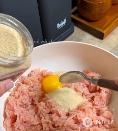 Соковиті курячі котлети із зеленню та часником: ділимось простим рецептом