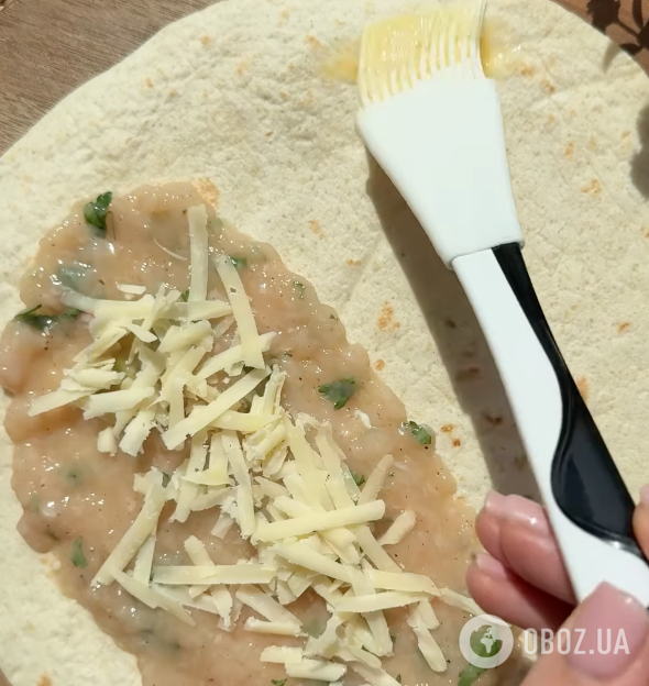 Сочные, но не жирные чебуреки из лаваша: рецепт сытного блюда для перекуса