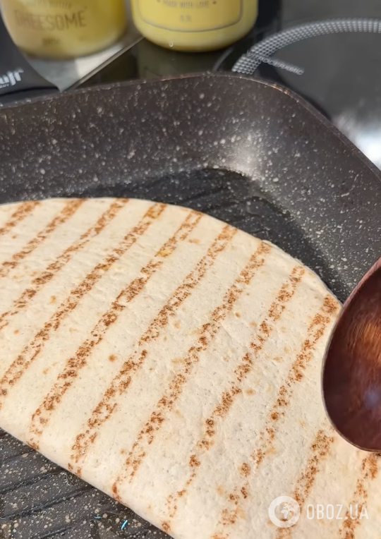 Сочные, но не жирные чебуреки из лаваша: рецепт сытного блюда для перекуса