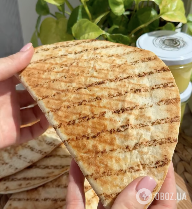 Сочные, но не жирные чебуреки из лаваша: рецепт сытного блюда для перекуса