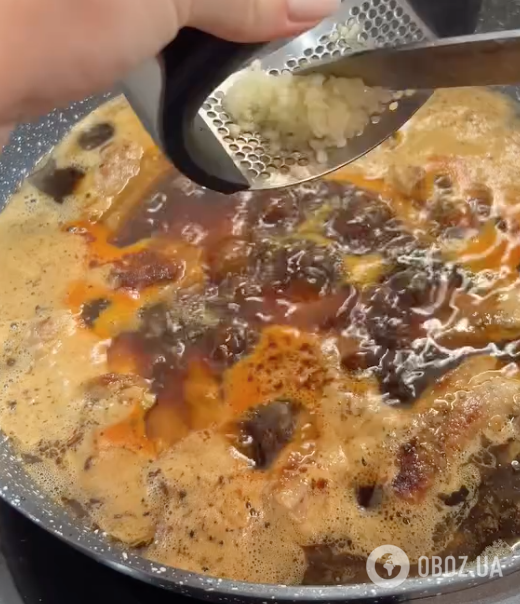 Как вкусно приготовить свиные ребрышки, чтобы они были сочными и мягкими: нужно добавить один ингредиент