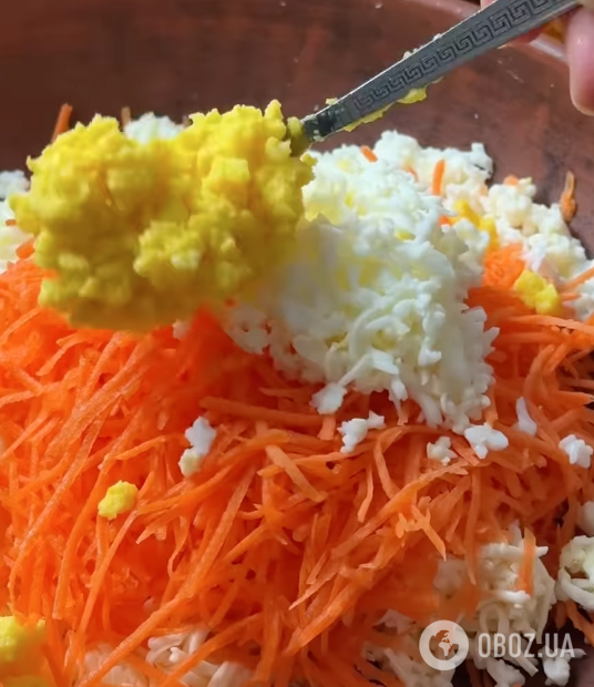 Смачна закуска з плавленого сиру та моркви: рецепт бюджетної страви за 2 хвилини