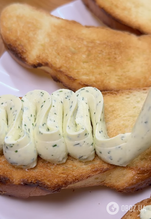 Бутерброди зі шпротами по-новому: рецепт бюджетної закуски для новорічного столу