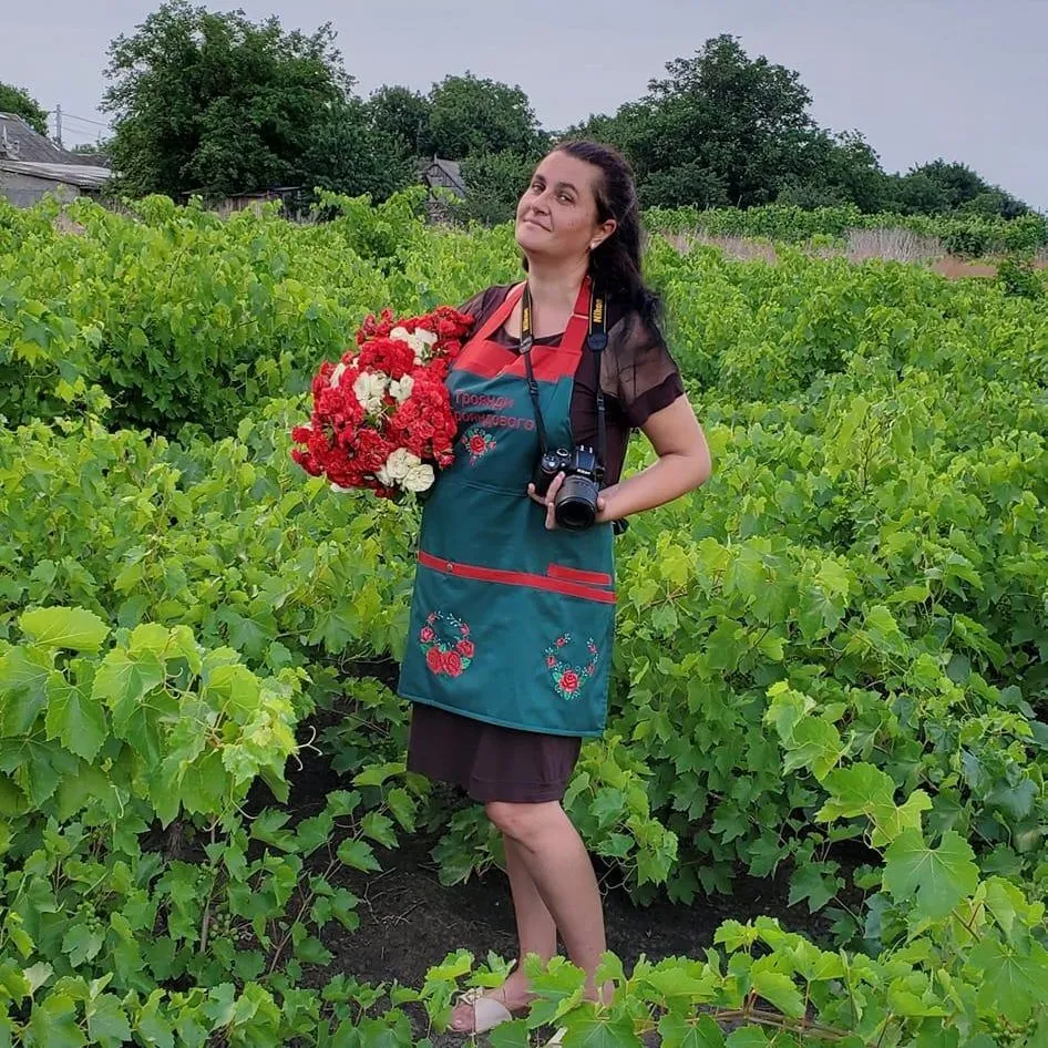 Під Одесою у новому будинку загинула сім'я королеви троянд: сиротами залишилися син і величезні поля квітів