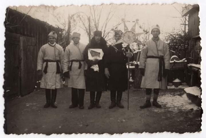 Як колядували 100 років тому: унікальні фото з Волині