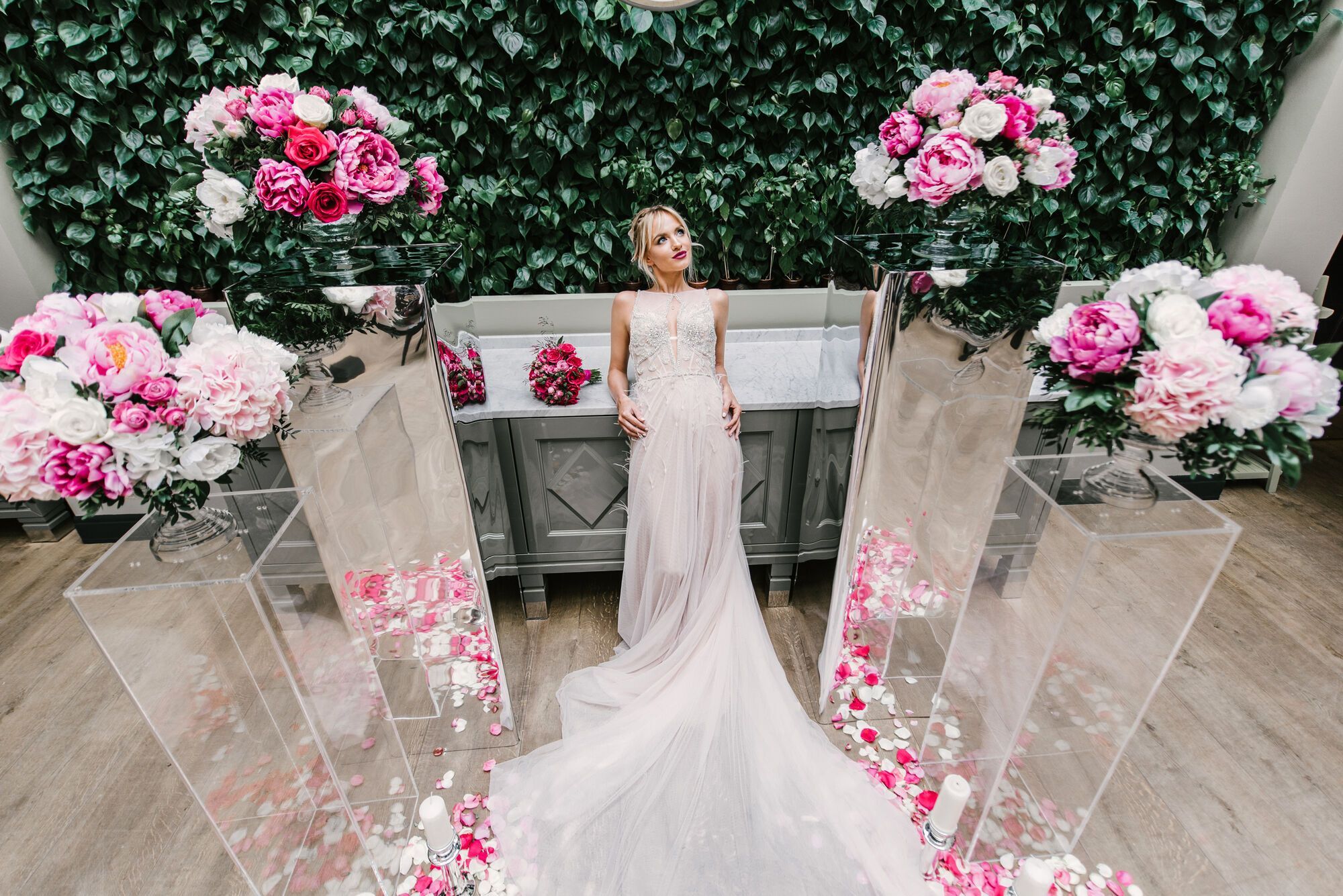 "Мир сквозь объектив": украинский фотограф Станислав Хара издал книгу о любви в разных странах