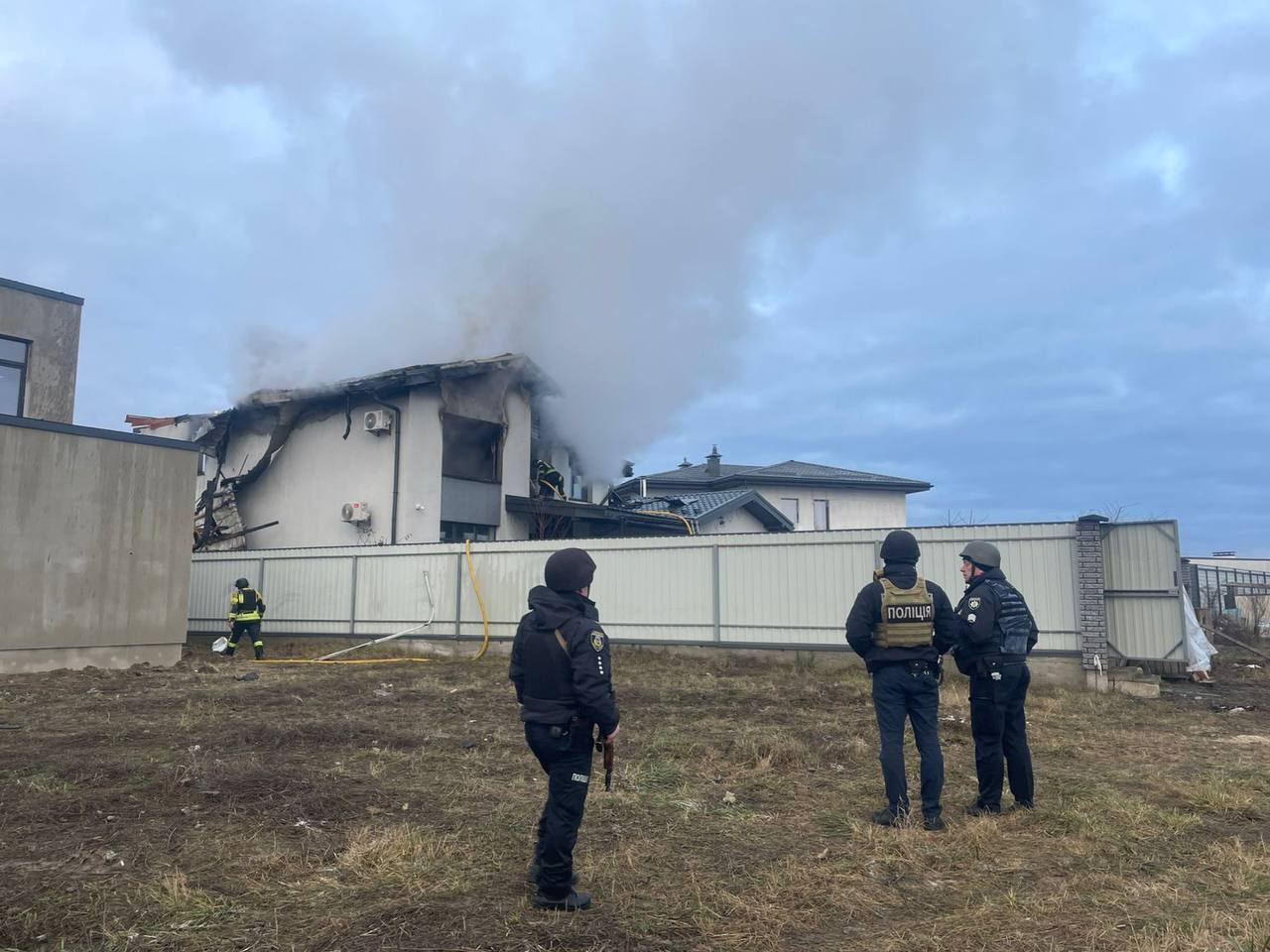 Є загибла, серед постраждалих – дитина: наслідки чергової російської атаки на Київщину. Фото