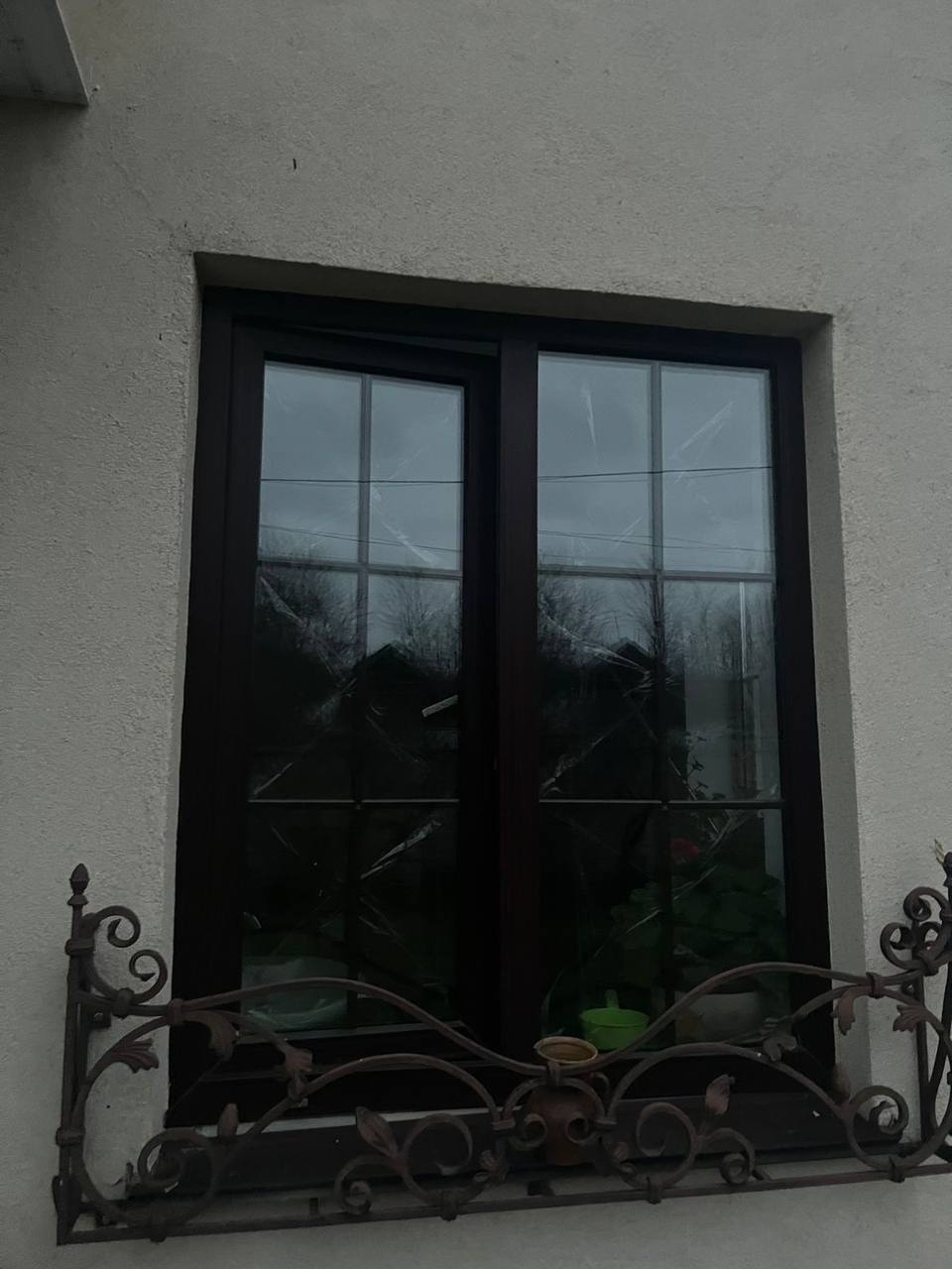 Є загибла, серед постраждалих – дитина: наслідки чергової російської атаки на Київщину. Фото