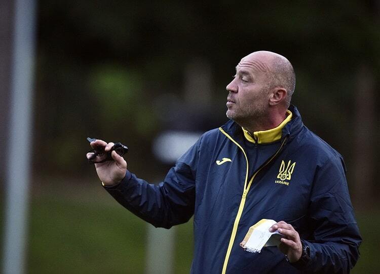 "На это у меня есть личные причины". Официально ушел в отставку главный тренер сборной Украины по женскому футболу