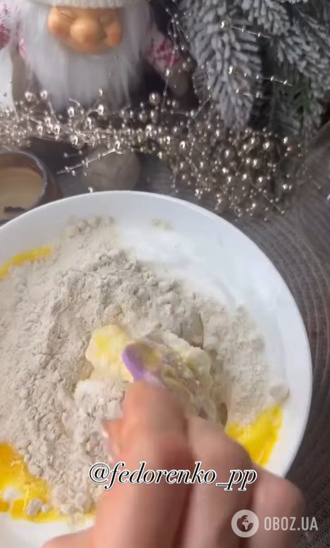 Пухкий яблучний рулет до чаю: готується за лічені хвилини